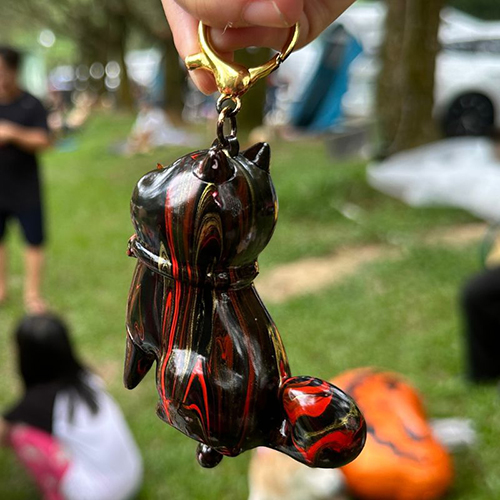 [開箱分享]8號｜經典黑金紅｜流體吊飾