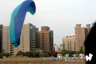 04-11高美館相揪(原發表者:薇薇晡晡地拔拔)(相簿)