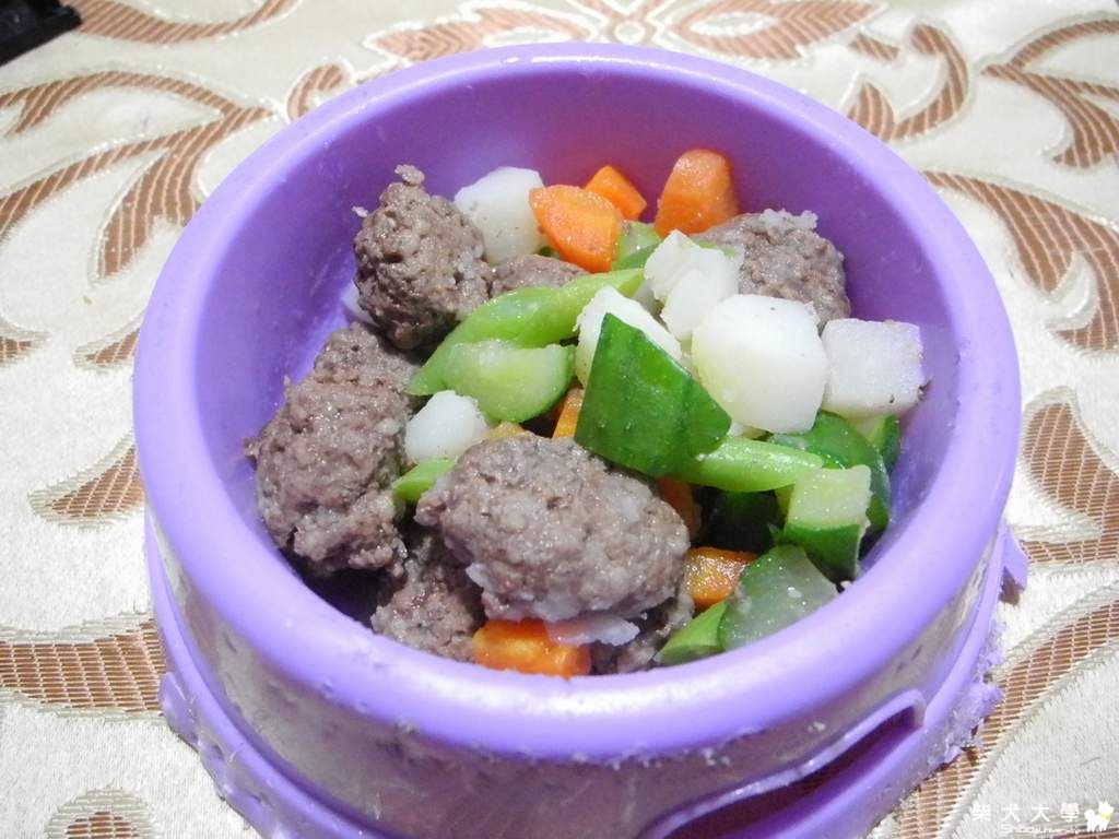 寶貝們今晚的晚餐~~!(原發表者:adimus1998)(飲食保健)